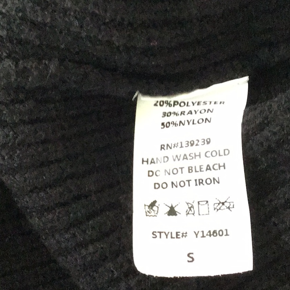 DO+BE Black Cold Shoulder Knit Pullover - Picture 4 of 8